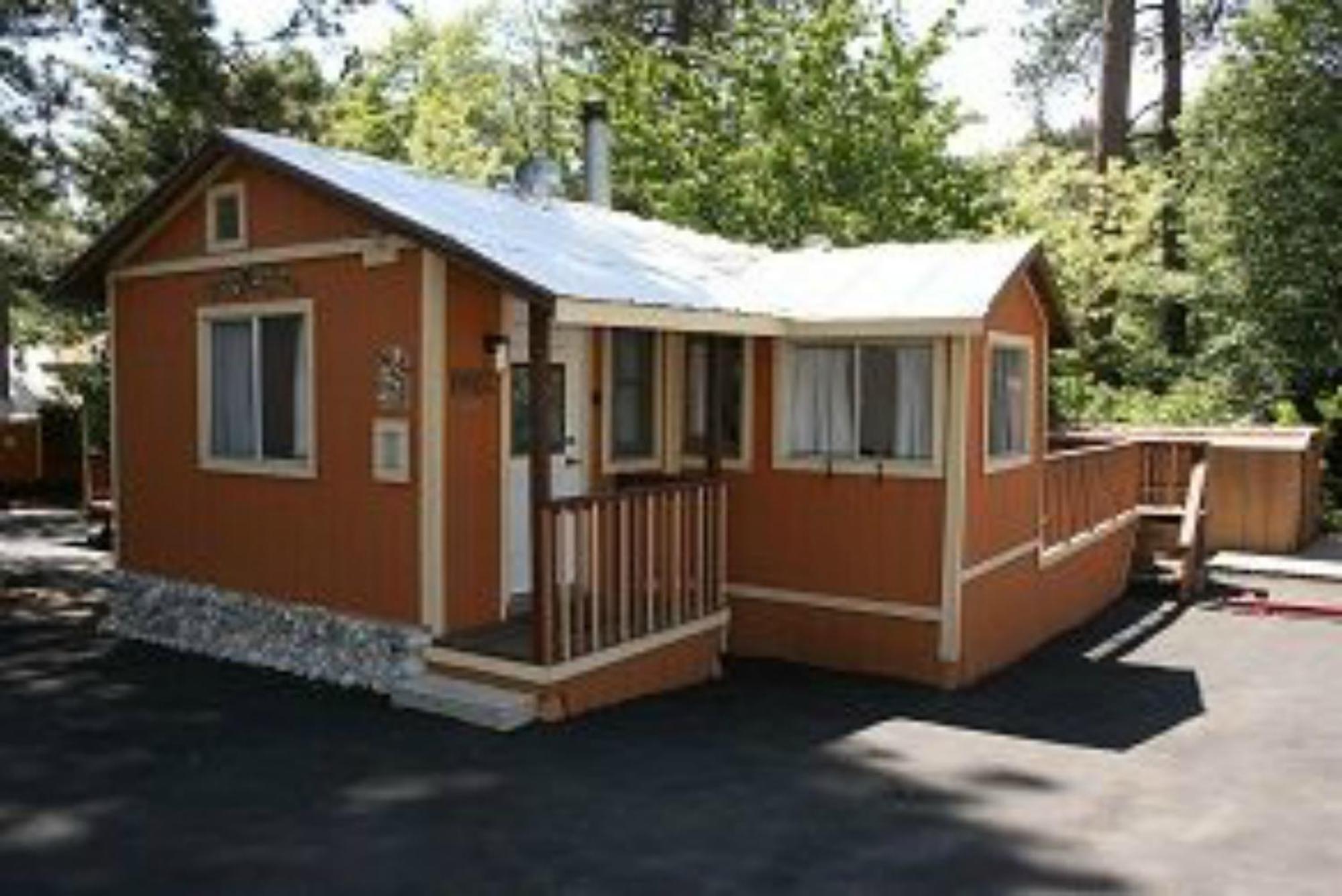Sleepy Hollow Cabins And Hotel Crestline Exteriör bild