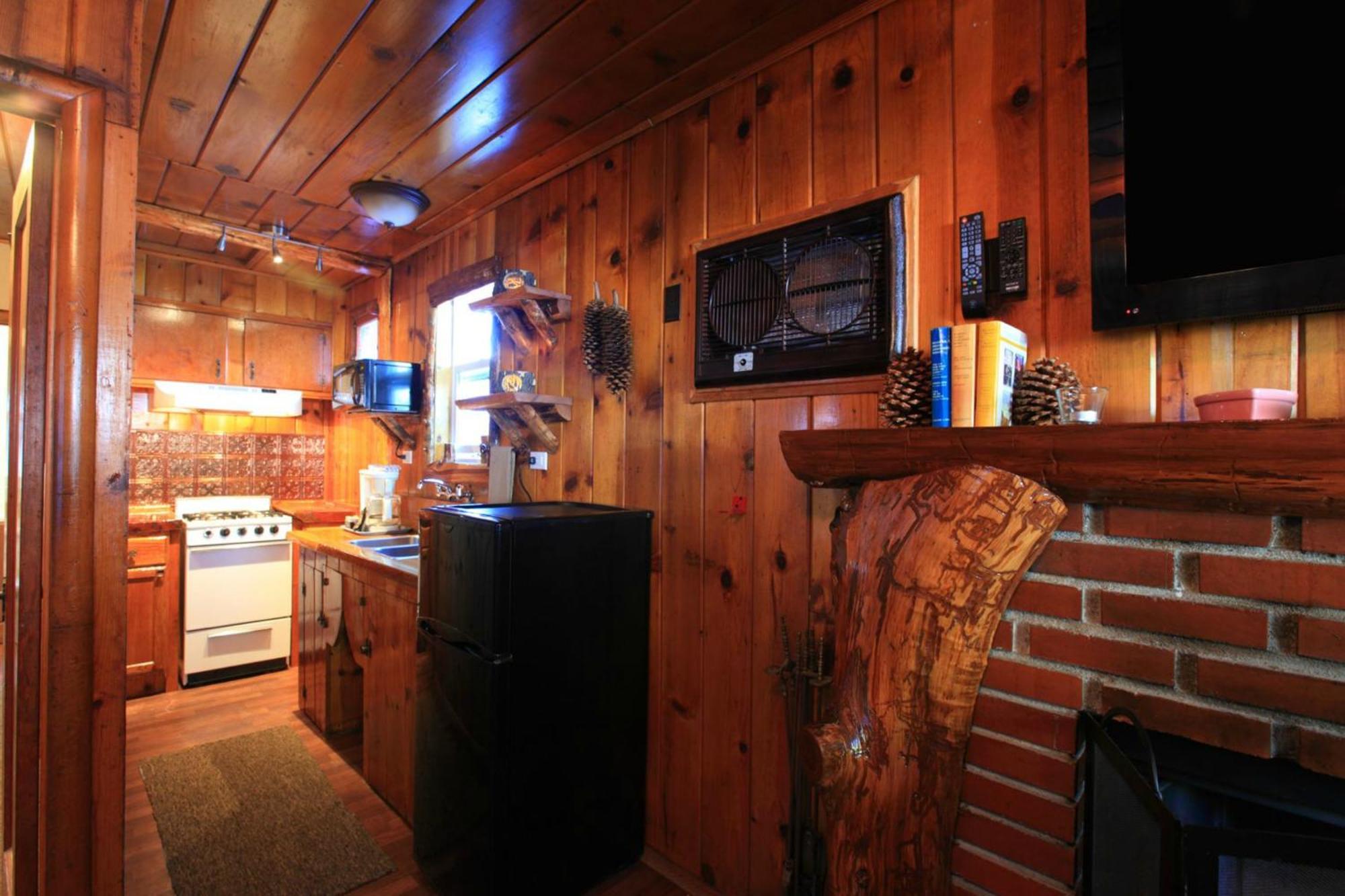 Sleepy Hollow Cabins And Hotel Crestline Exteriör bild