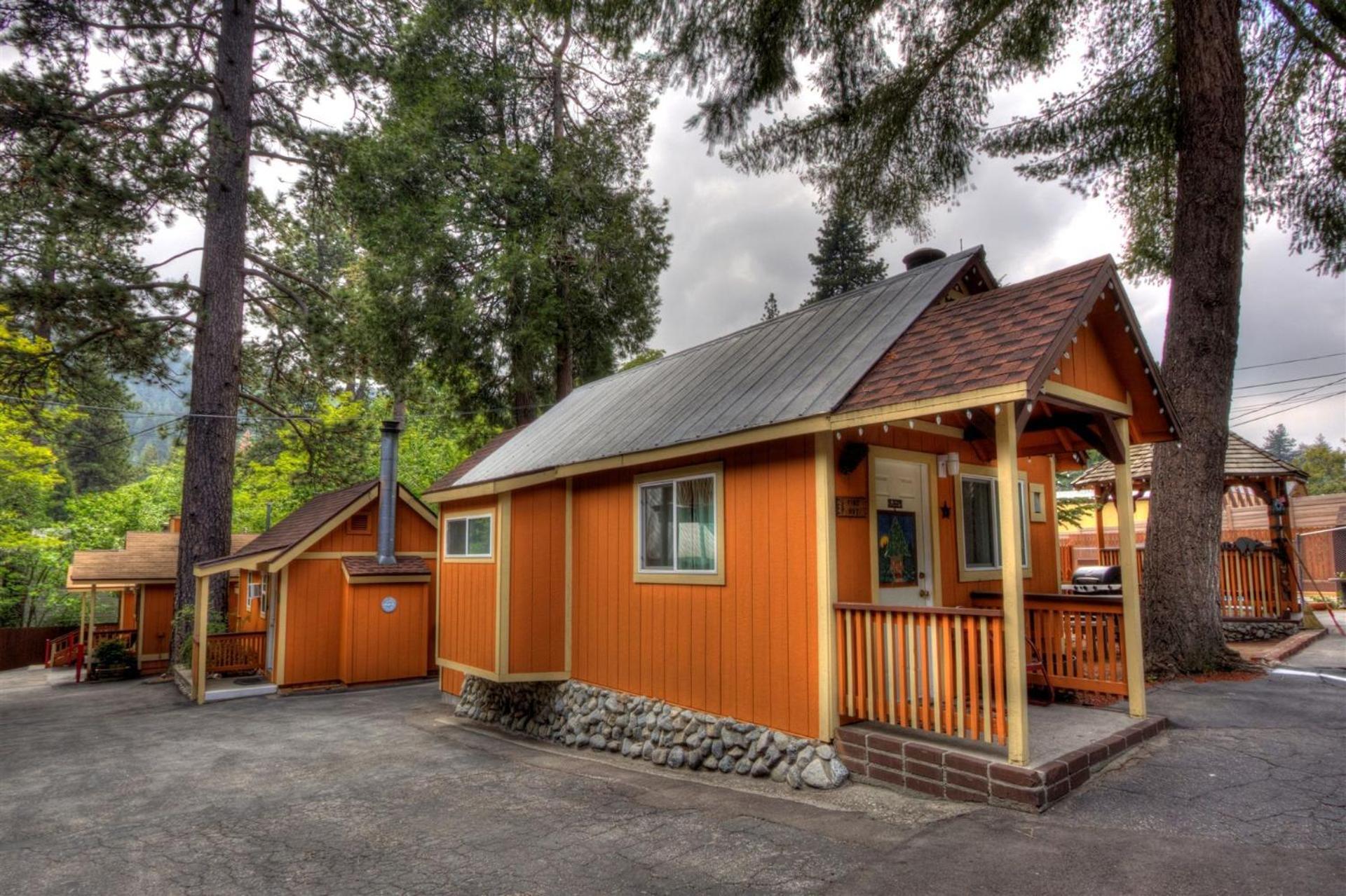 Sleepy Hollow Cabins And Hotel Crestline Exteriör bild