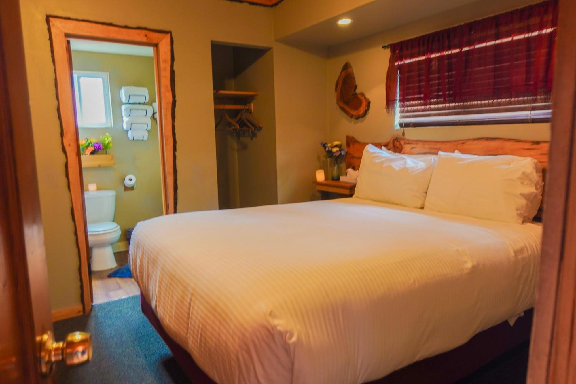 Sleepy Hollow Cabins And Hotel Crestline Exteriör bild