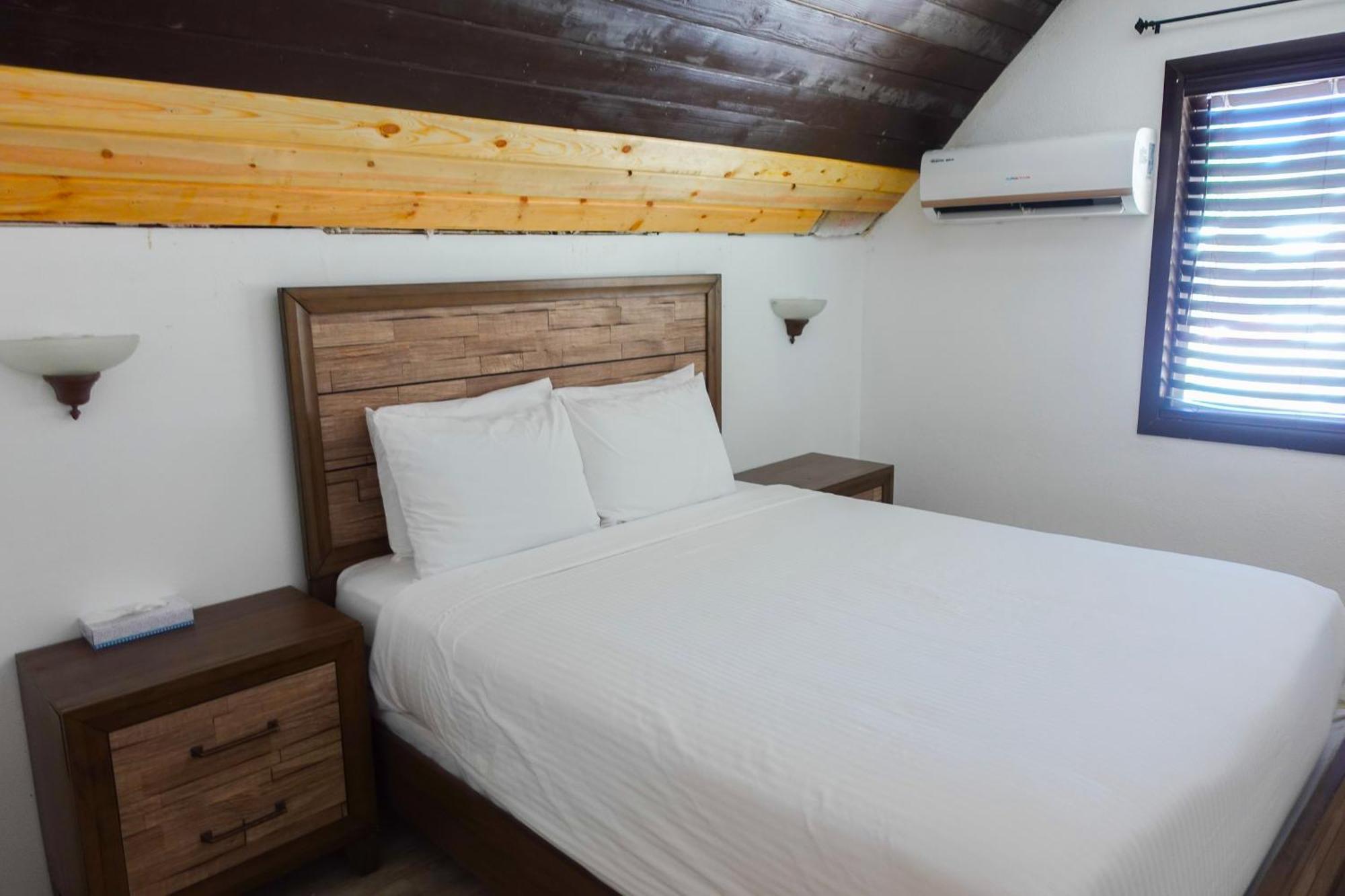 Sleepy Hollow Cabins And Hotel Crestline Exteriör bild