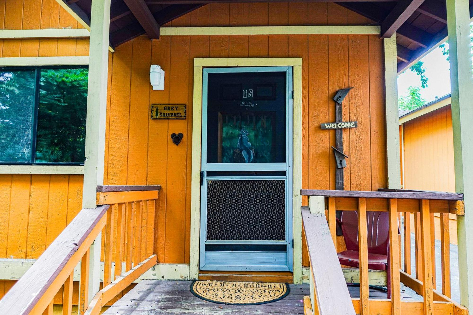 Sleepy Hollow Cabins And Hotel Crestline Exteriör bild