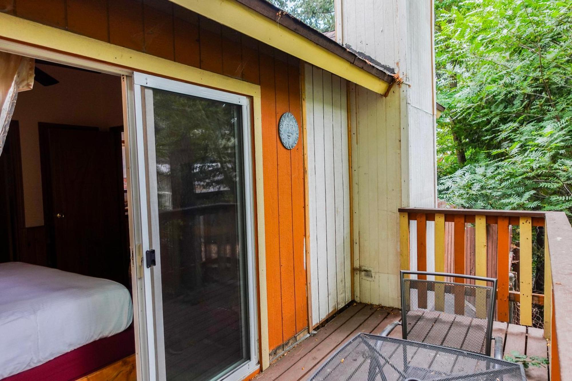 Sleepy Hollow Cabins And Hotel Crestline Exteriör bild
