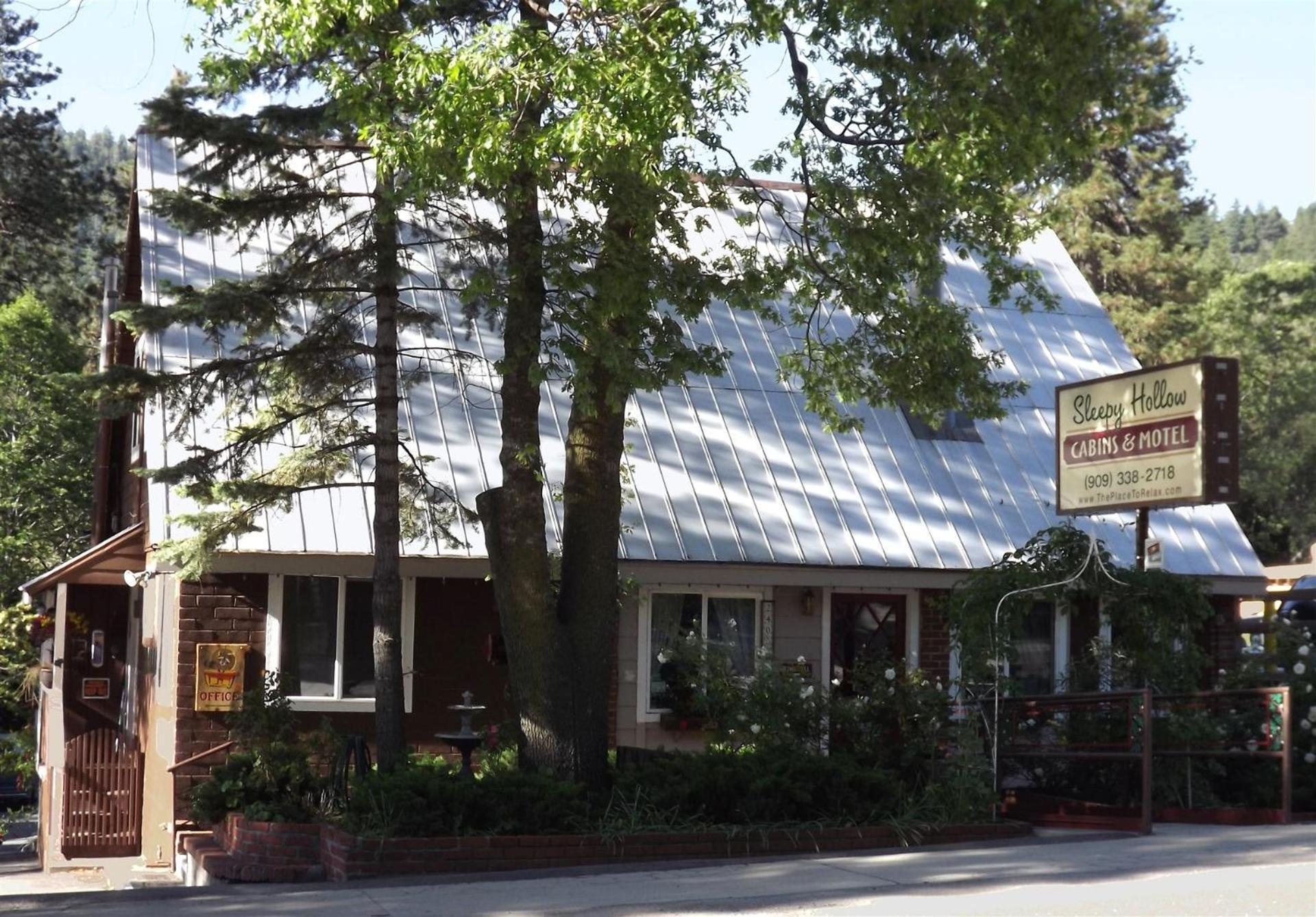 Sleepy Hollow Cabins And Hotel Crestline Exteriör bild